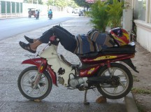 Sleeping Moto Driver in Phnom Penh (Photographed in 2009 by Ippei Tsuruga)