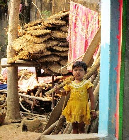 Ready with her broom to clean the house, all of three years old in Nagpur, Maharashtra! 